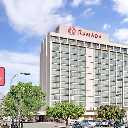 Ramada By Wyndham Reno Hotel & Casino Esterno foto