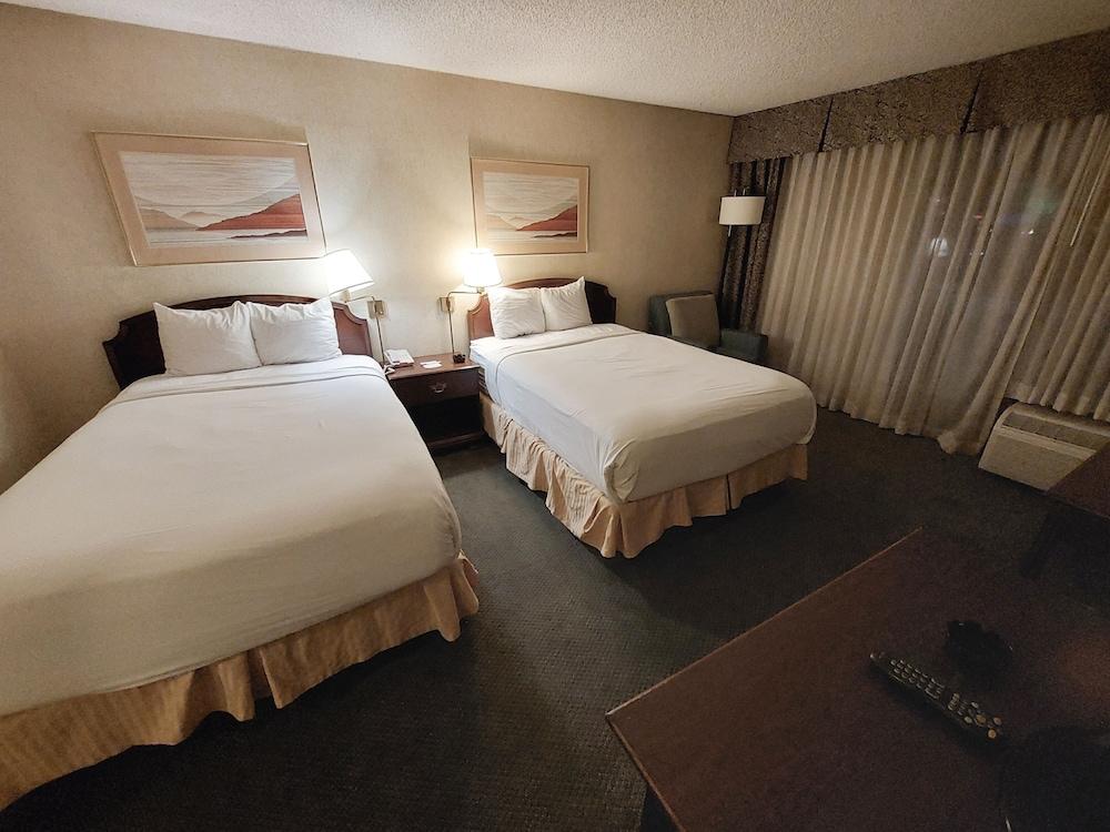 Ramada By Wyndham Reno Hotel & Casino Esterno foto