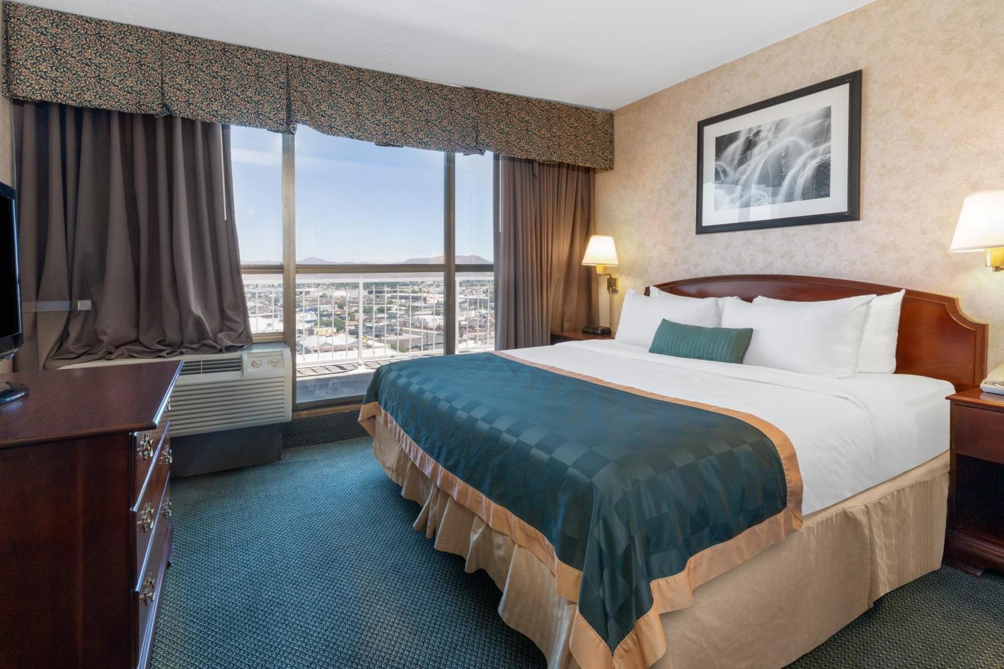 Ramada By Wyndham Reno Hotel & Casino Esterno foto